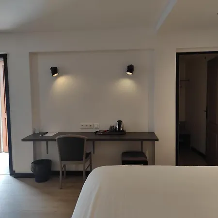 Modern'hotel - Centre - Gare Sncf