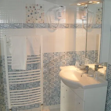 Hotell Modern'hotel Valenciennes